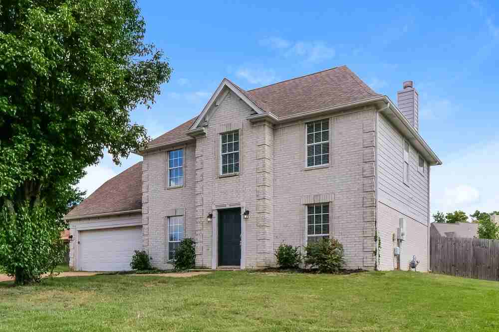 5554 Lake Front Dr - Photo 4 of 17