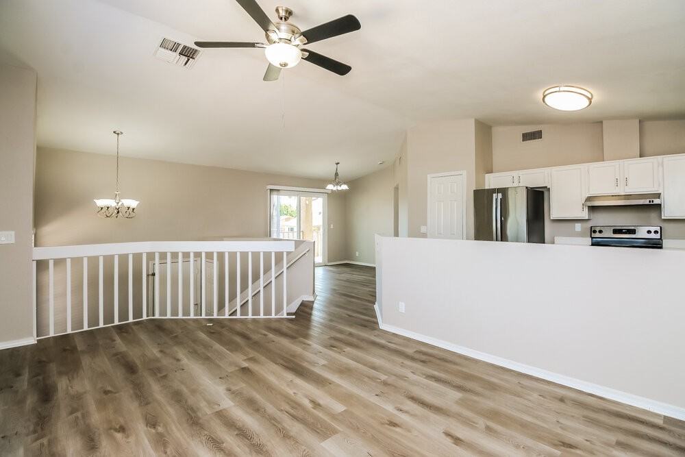 1040 N Palm St - Photo 5 of 18