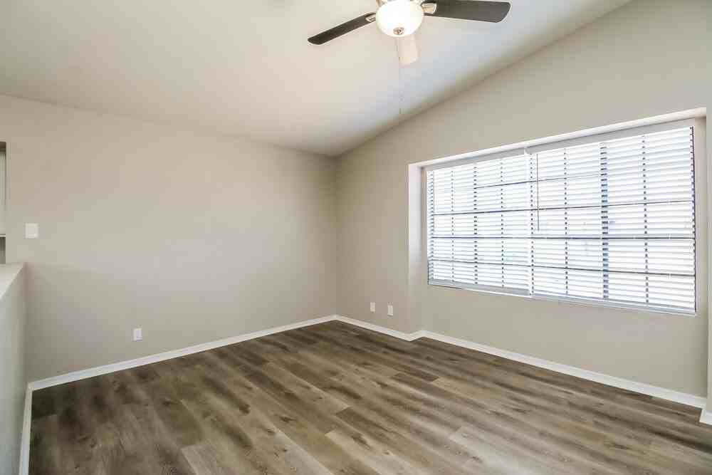1040 N Palm St - Photo 6 of 18