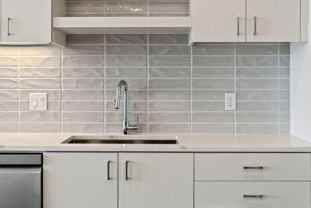 310 Sw Industrial Way - Photo 1 of 1