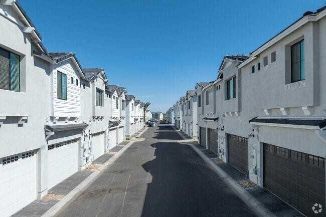 9411 E Cadence Pkwy - Photo 2 of 14