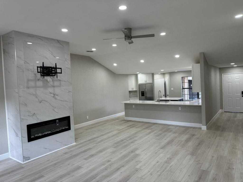 2415 Amber Hill Ln - Photo 2 of 25