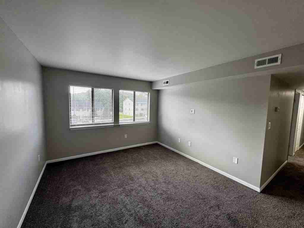 950 Life Dr - Photo 3 of 12