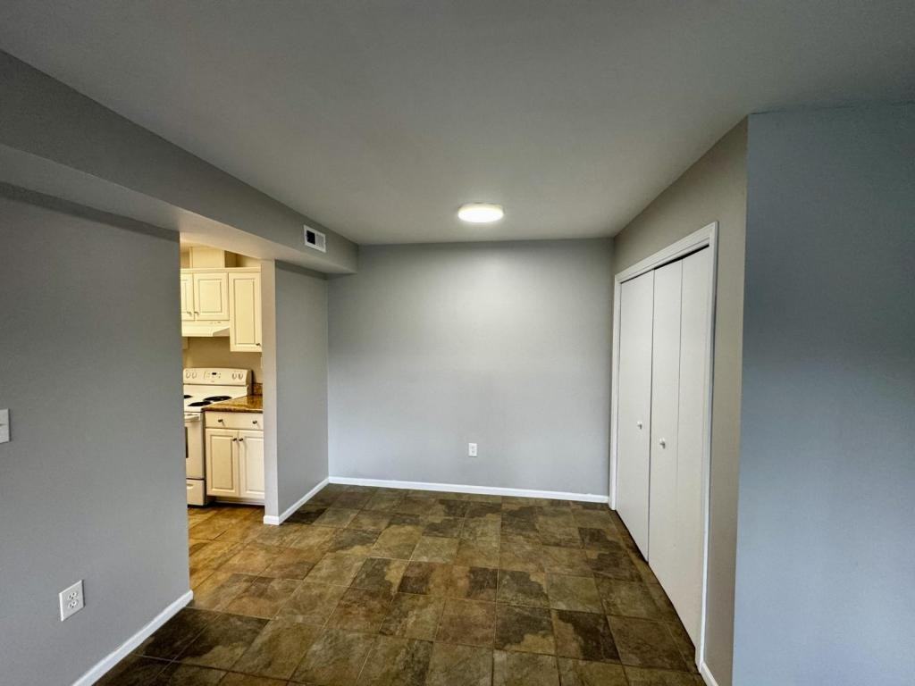 950 Life Dr - Photo 4 of 12