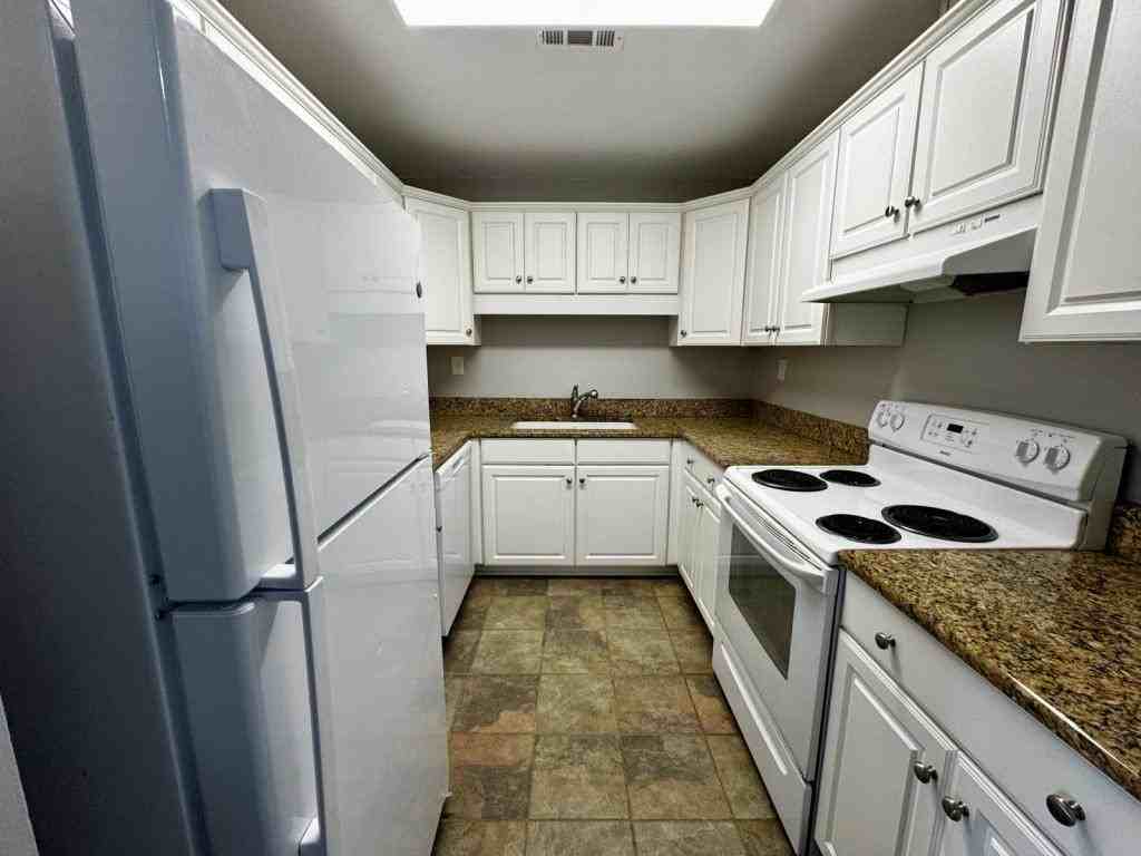 950 Life Dr - Photo 5 of 12