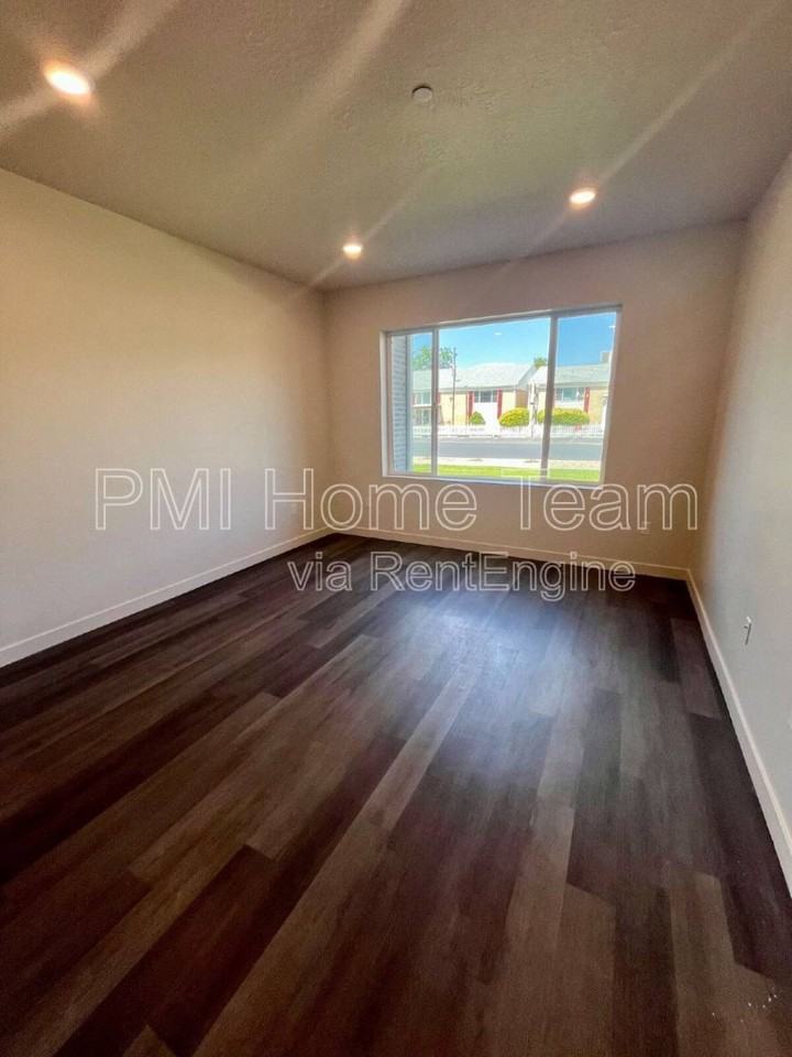 155 9th St #106 - Photo 2 of 10