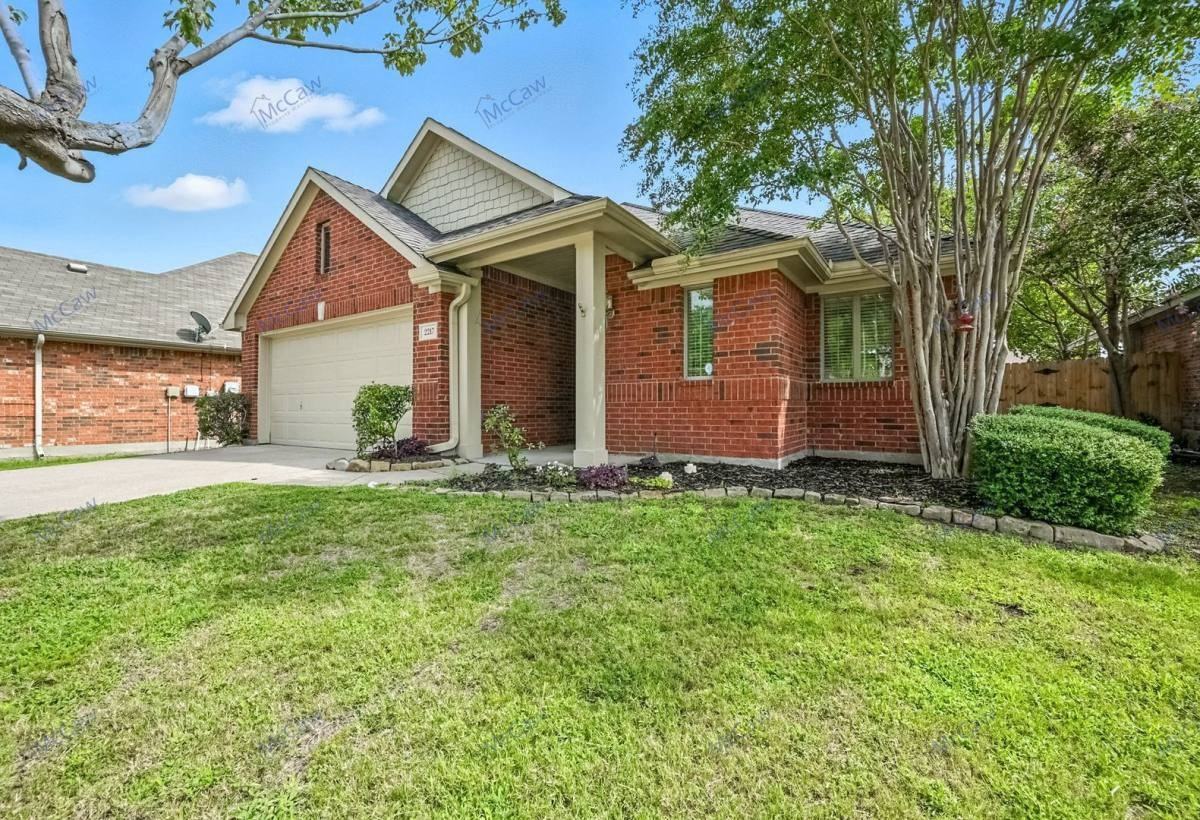 2217 Kingsdale Ct - Photo 2 of 10