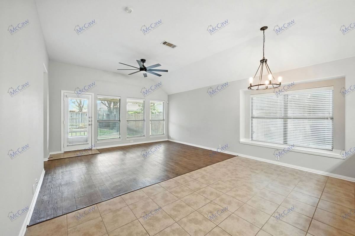 2217 Kingsdale Ct - Photo 3 of 10