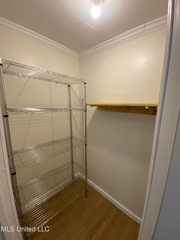 1505 Roosevelt St - Photo 6 of 12