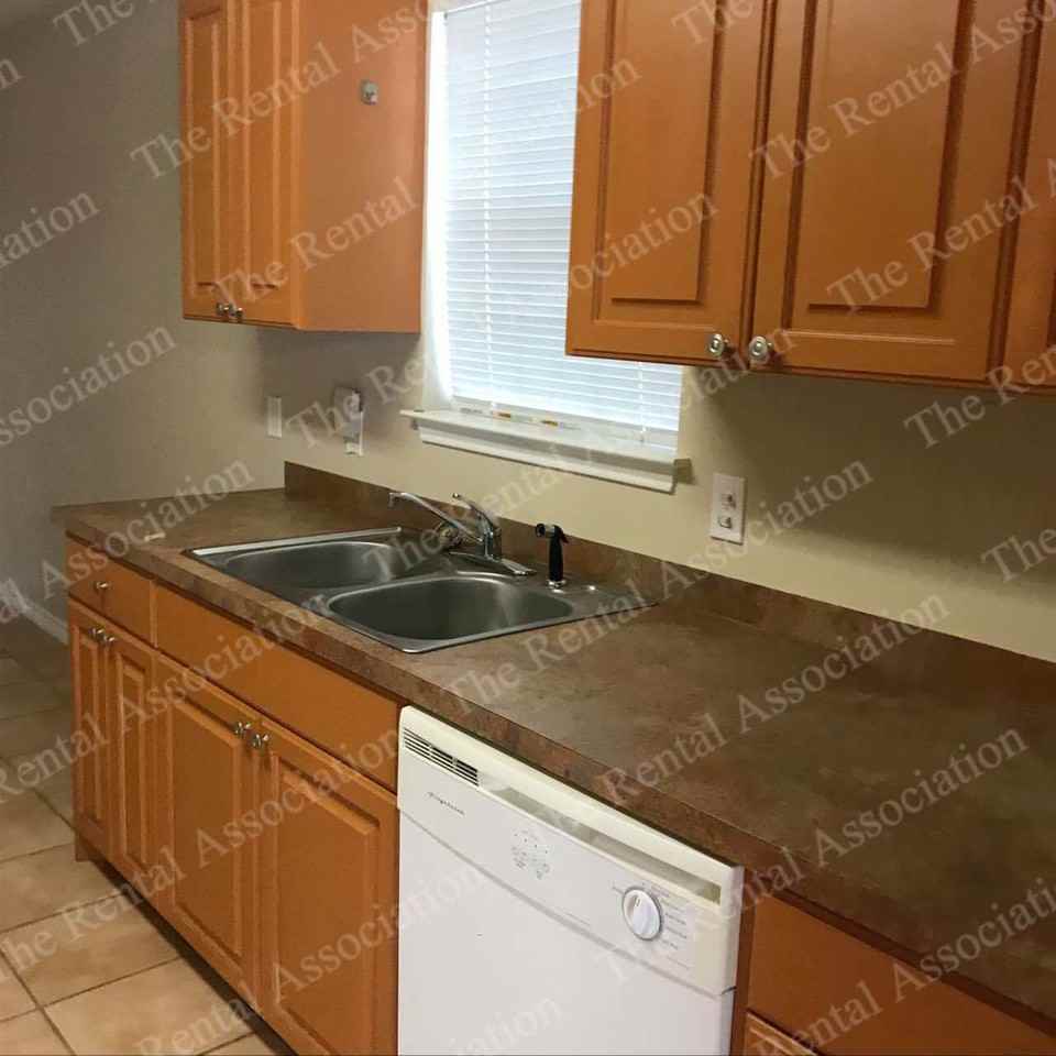 205B S Bonner St #205B - Photo 3 of 11