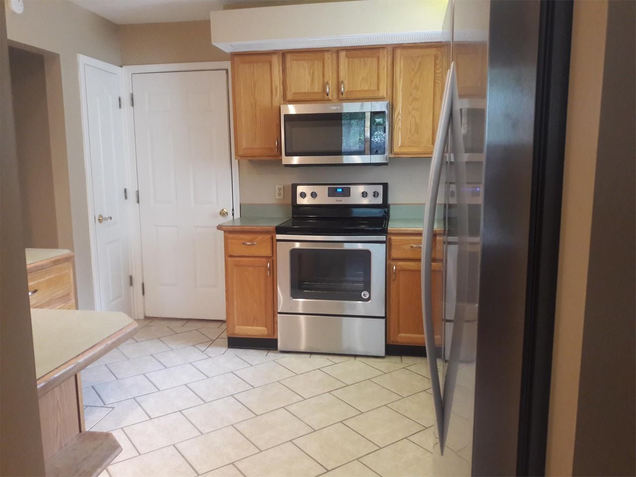 2562 Eiffel Cir W #1 - Photo 3 of 10