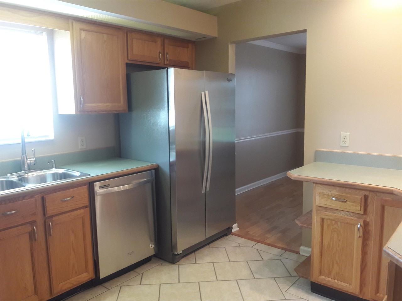 2562 Eiffel Cir W #1 - Photo 5 of 10