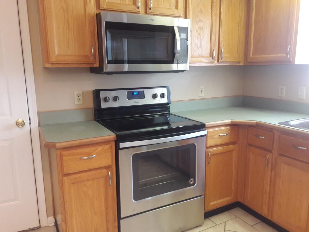 2562 Eiffel Cir W #1 - Photo 6 of 10