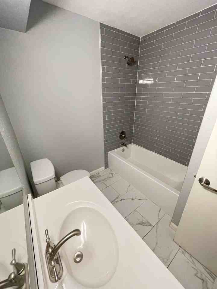 8436 Jamestown Dr - Photo 5 of 23