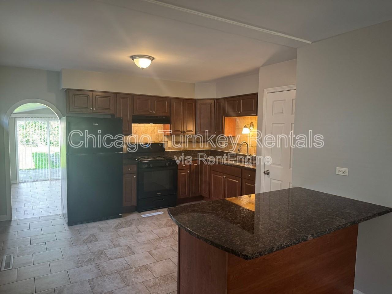 17729 Community St - Photo 4 of 17