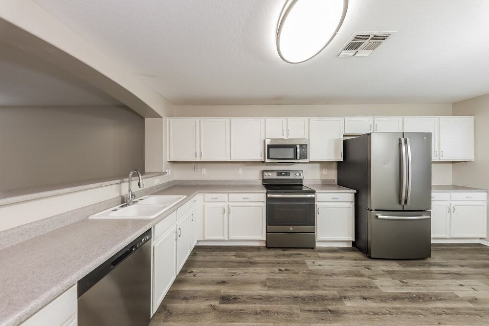 7637 S 27th Way - Photo 7 of 16