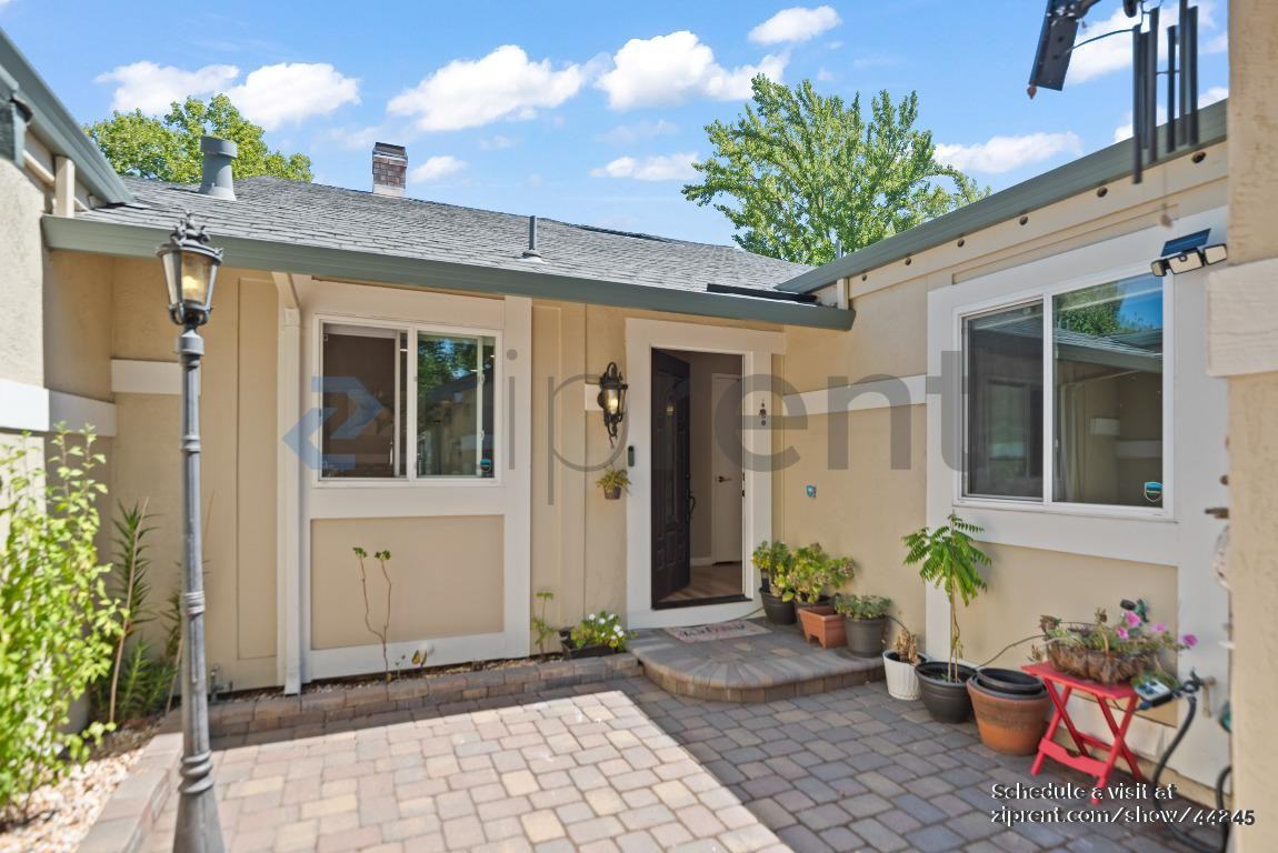 652 St Ives Ct - Photo 5 of 36