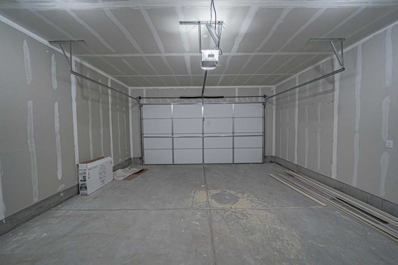 4 Huntshire Avenuemid #2975 - Photo 3 of 11