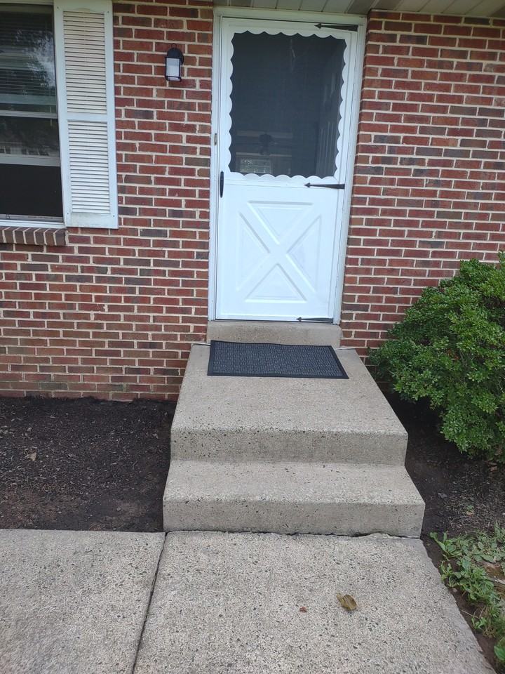 576A Nemoral St - Photo 2 of 30