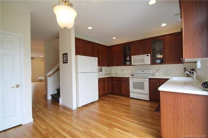 49 Woodcrest Ln #NA - Photo 4 of 25