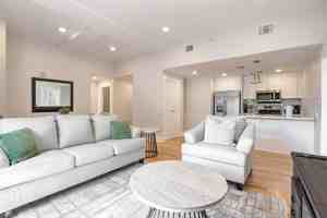 featured image of 1050 Annunciation St