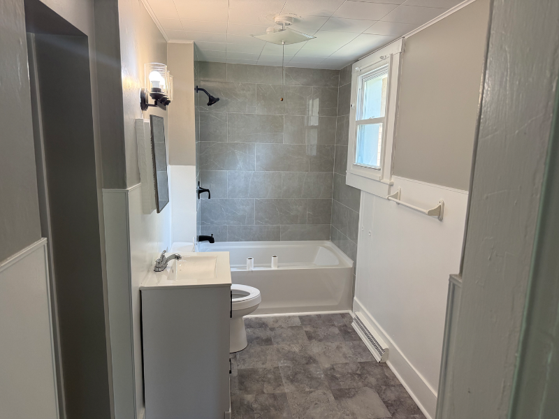 827 N Oakland St #827 - Photo 5 of 12