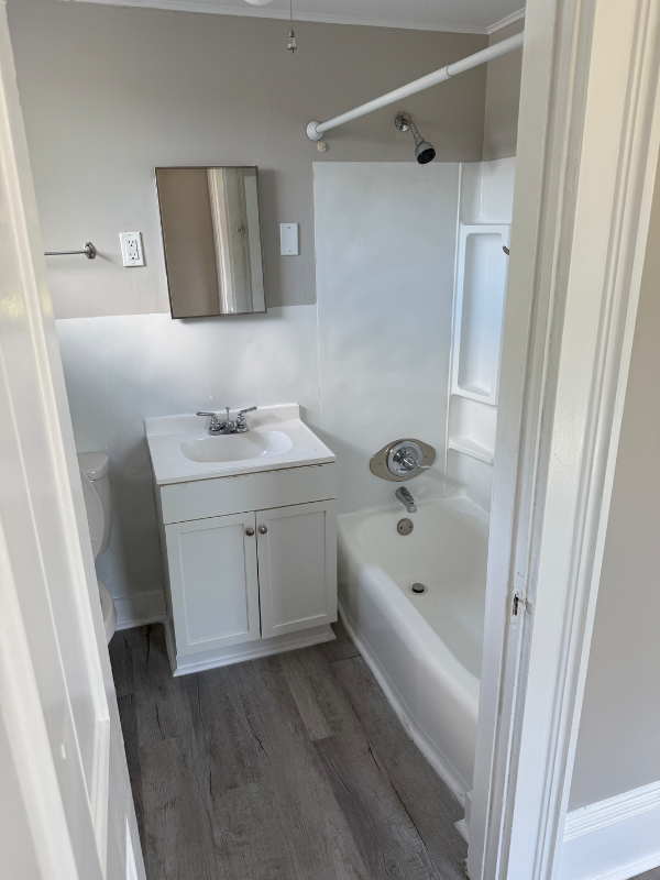 827 N Oakland St #827-5 - Photo 4 of 6