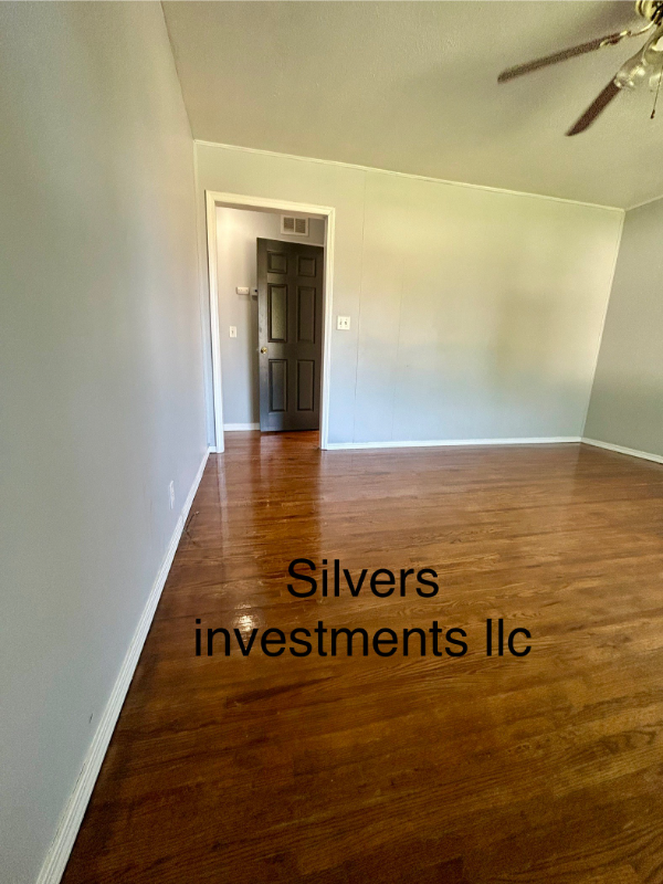 3303 S Richmond Ave - Photo 2 of 18