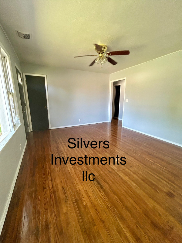 3303 S Richmond Ave - Photo 3 of 18