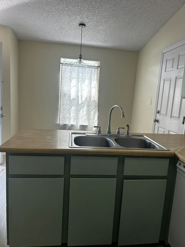745 Madison Way - Photo 3 of 17