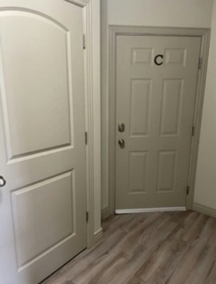 114 West 975 North, Unit C - Photo 3 of 4