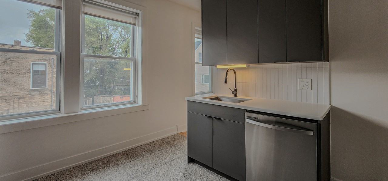 3051 West Medill Avenue, Unit 2B - Photo 2 of 12