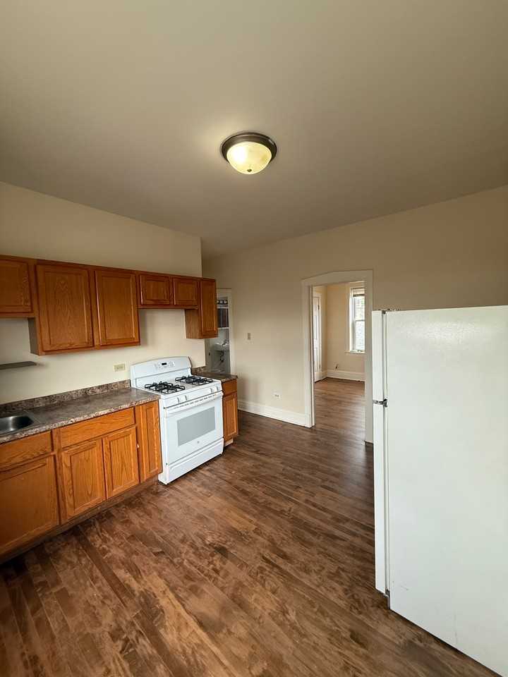 2245 South Central Avenue - Photo 2 of 10