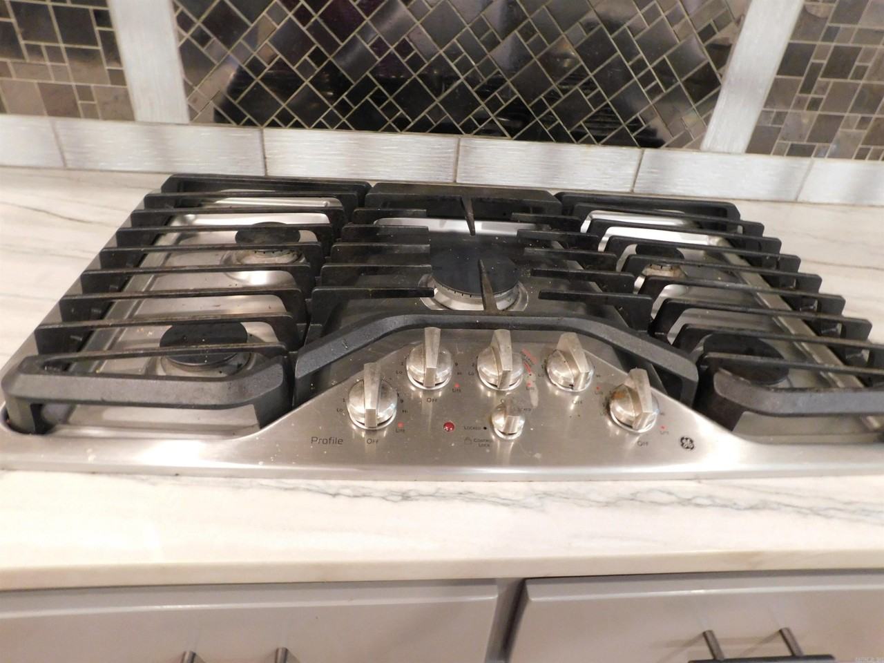 412 W 19th St - Photo 2 of 15