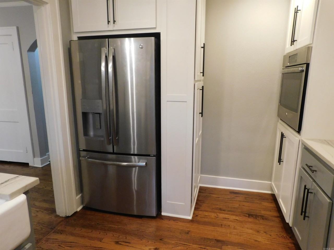 412 W 19th St - Photo 4 of 15