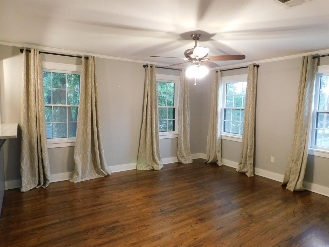 412 W 19th St - Photo 7 of 15