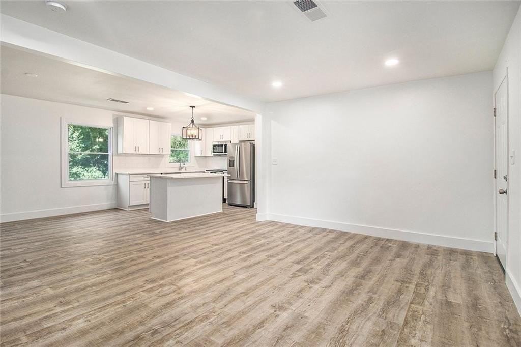 1317 Redford Dr Se - Photo 3 of 12