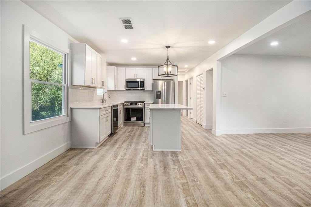 1317 Redford Dr Se - Photo 5 of 12