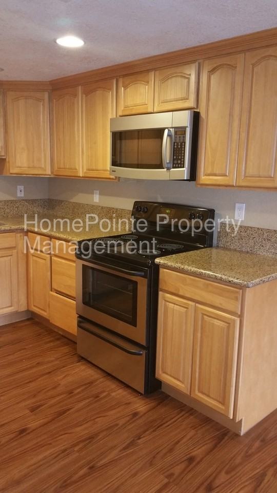 4978 Polk St - Photo 3 of 8