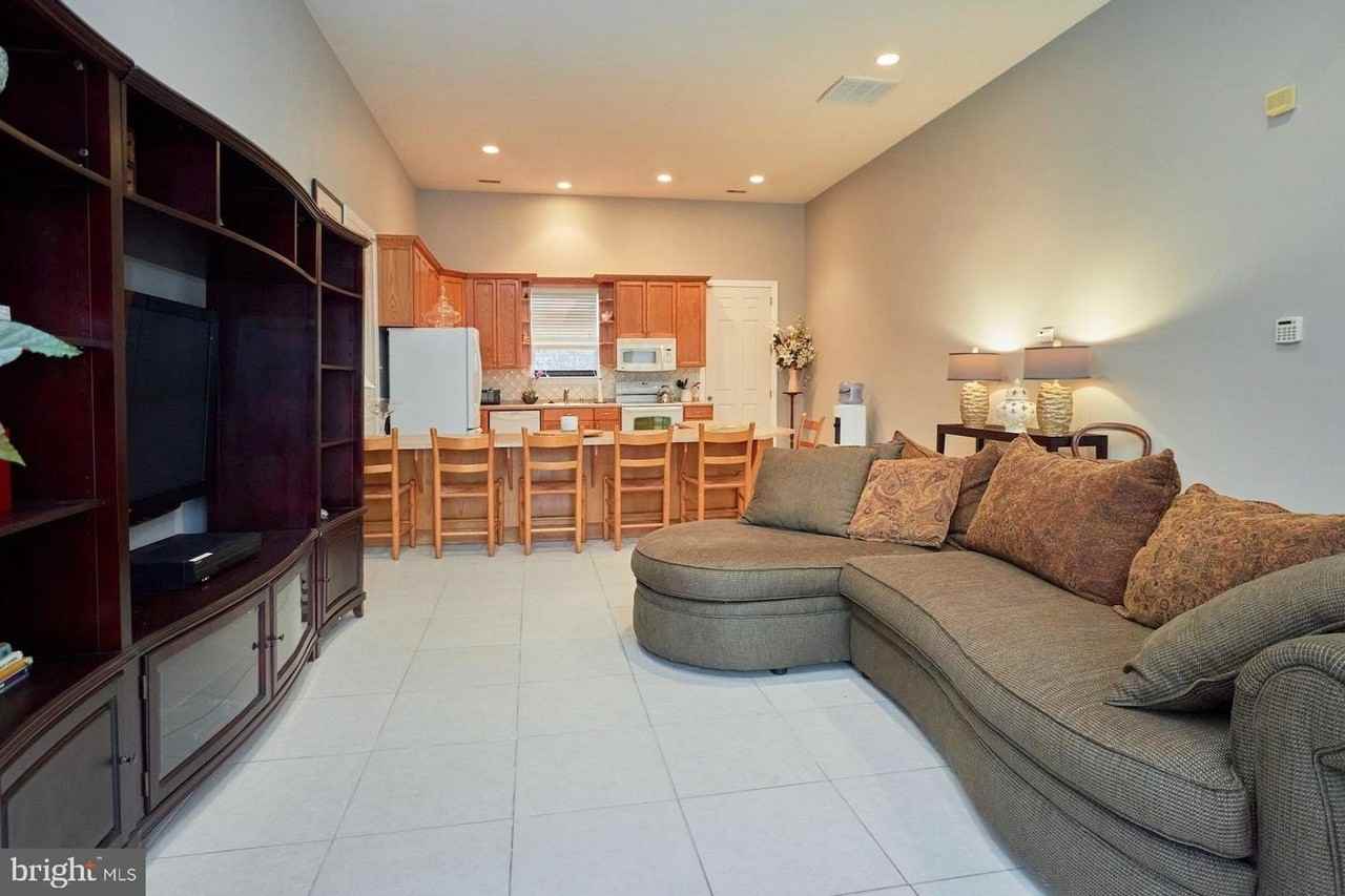 12815 Braddock Rd - Photo 7 of 21