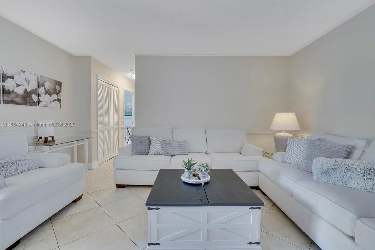 222 Sw 1st St #H7 - Photo 7 of 24