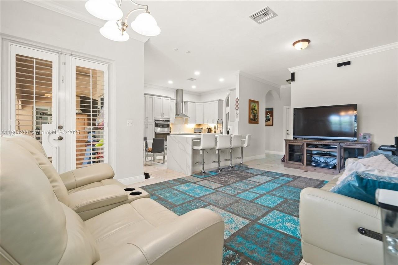 8366 Sw 193rd St - Photo 7 of 18