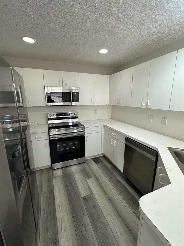 11557 Nw 51st Ln - Photo 4 of 13