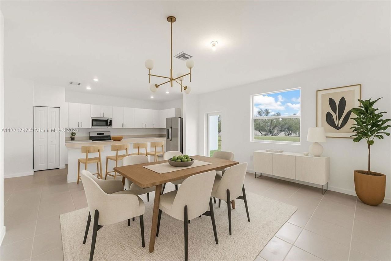 2700 Southeast 23rd Road - Photo 5 of 8