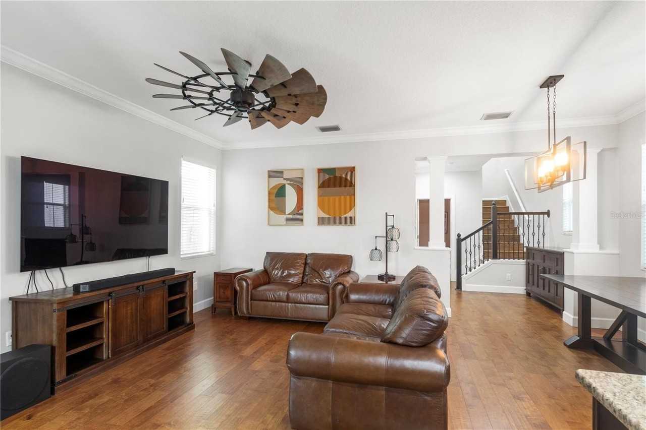 743 Jetstar Ln - Photo 3 of 14