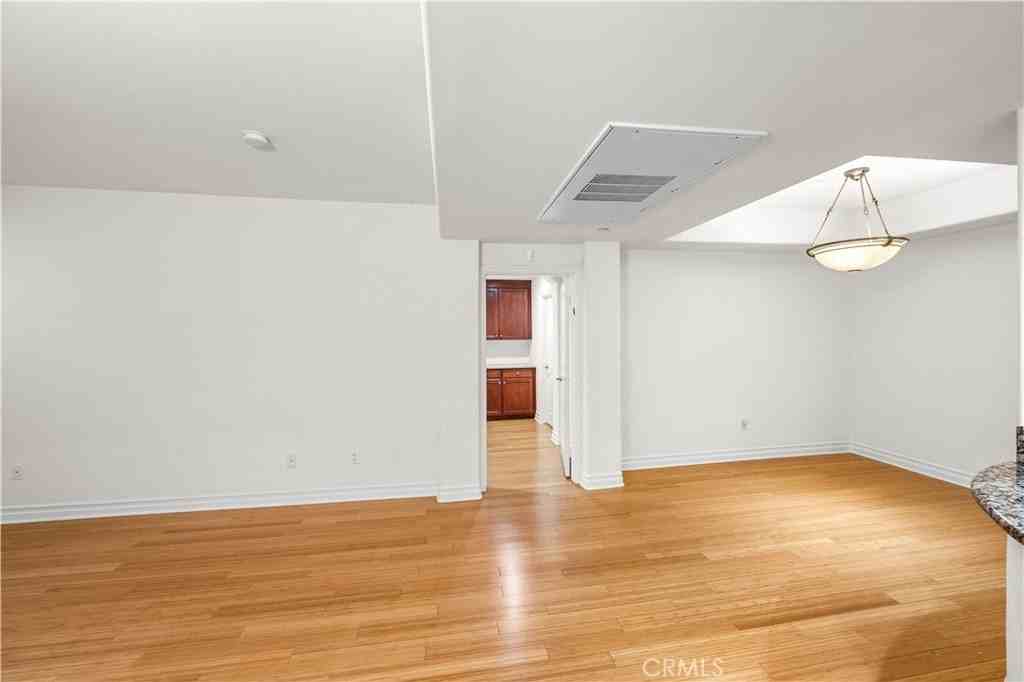 15206 Burbank Blvd #104 - Photo 4 of 37