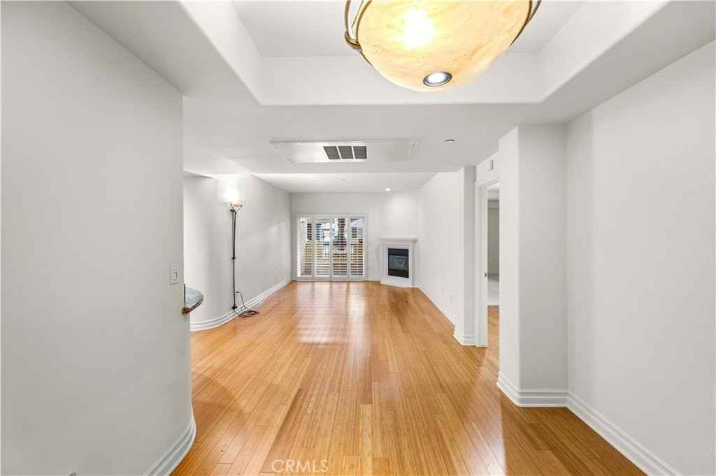 15206 Burbank Blvd #104 - Photo 7 of 37