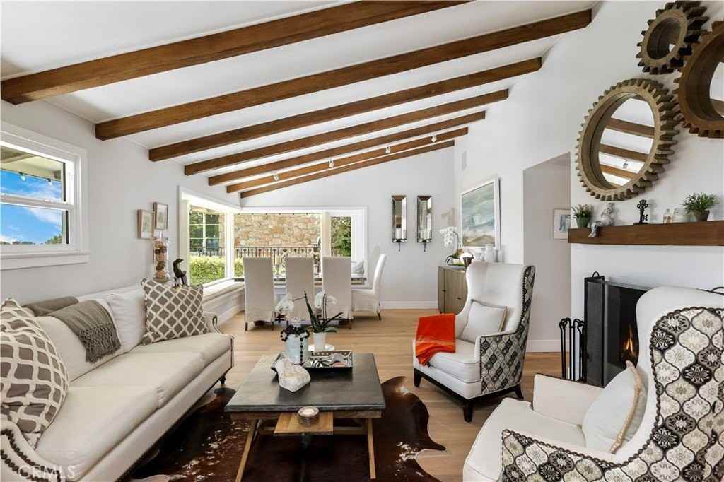 527 Seaward Rd - Photo 2 of 50