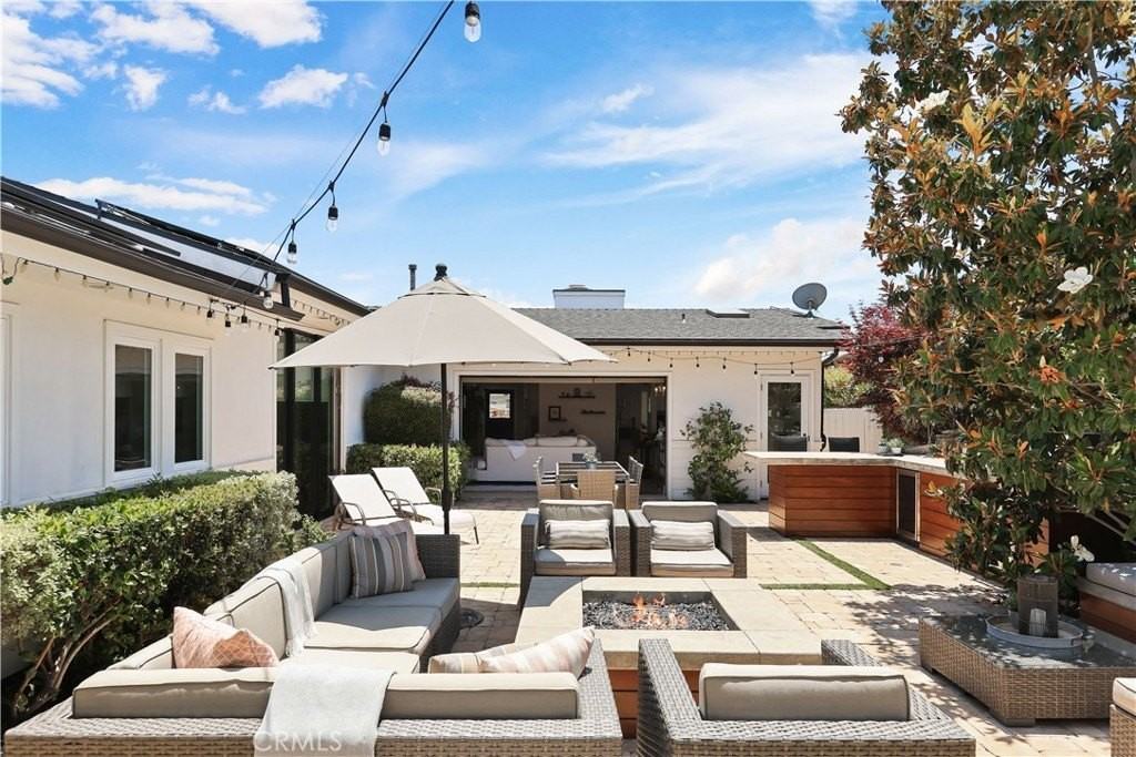 527 Seaward Rd - Photo 3 of 50