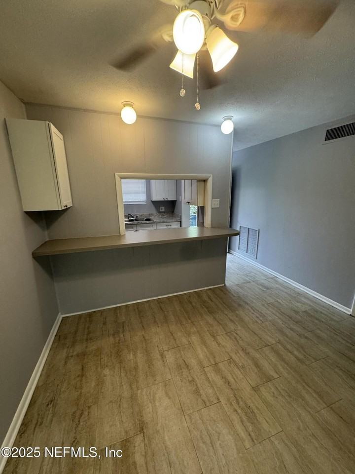 2441 Spring Park Rd Apt 56 #56 - Photo 3 of 10